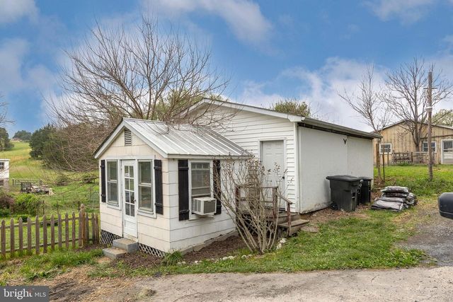 397 COUNTRY BROOK RD, Toms Brook, VA 22660