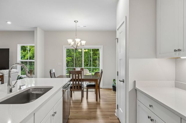 1420 Carderock Springs Dr, Gallatin, TN 37066