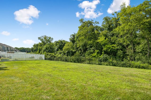 1420 Carderock Springs Dr, Gallatin, TN 37066