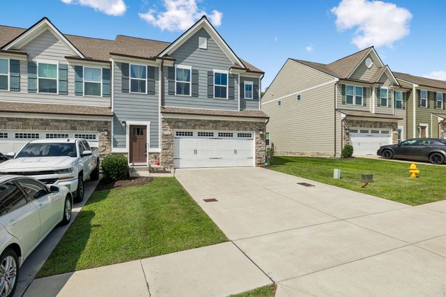1420 Carderock Springs Dr, Gallatin, TN 37066