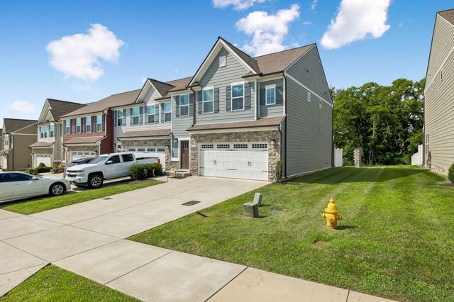 1420 Carderock Springs Dr, Gallatin, TN 37066