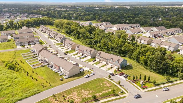 1420 Carderock Springs Dr, Gallatin, TN 37066