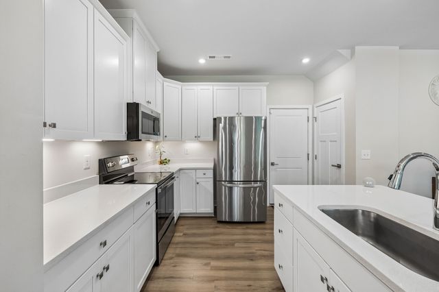 1420 Carderock Springs Dr, Gallatin, TN 37066