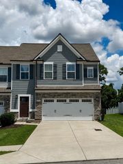 1420 Carderock Springs Dr, Gallatin, TN 37066