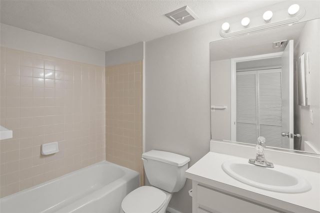 2121 WOOD STREET A103, Sarasota, FL 34237