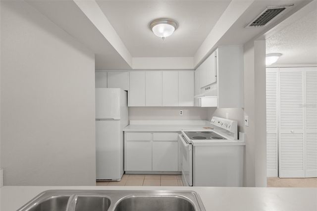 2121 WOOD STREET A103, Sarasota, FL 34237