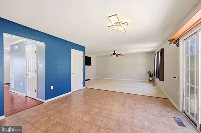 486 CALVERT CIR, Bunker Hill, WV 25413