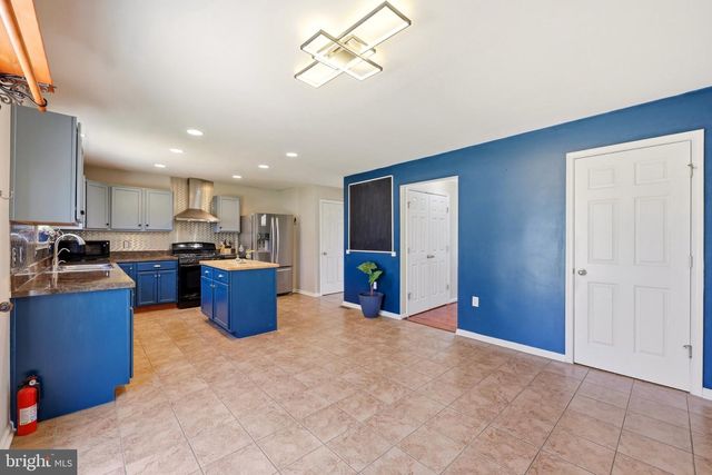 486 CALVERT CIR, Bunker Hill, WV 25413