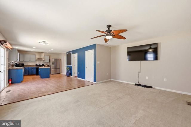 486 CALVERT CIR, Bunker Hill, WV 25413