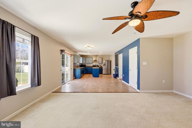 486 CALVERT CIR, Bunker Hill, WV 25413