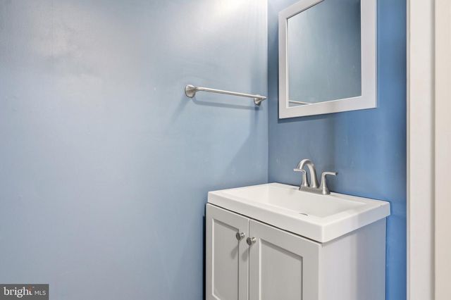 486 CALVERT CIR, Bunker Hill, WV 25413