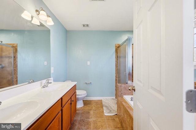 486 CALVERT CIR, Bunker Hill, WV 25413