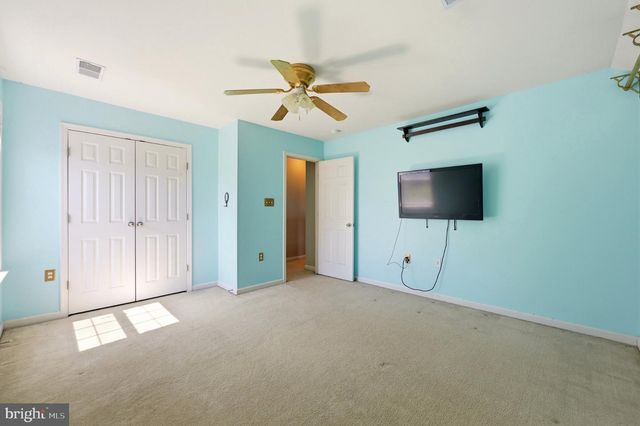 486 CALVERT CIR, Bunker Hill, WV 25413