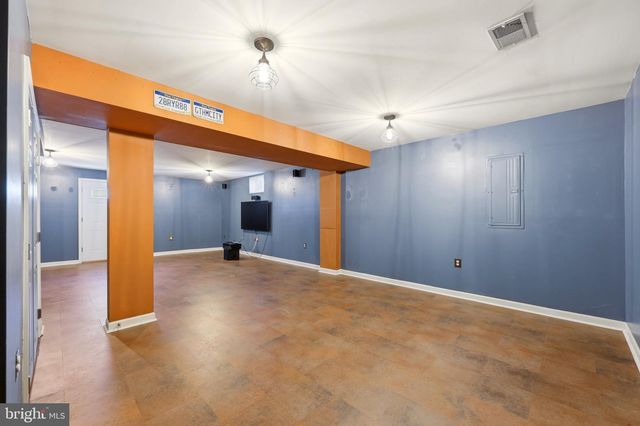 486 CALVERT CIR, Bunker Hill, WV 25413