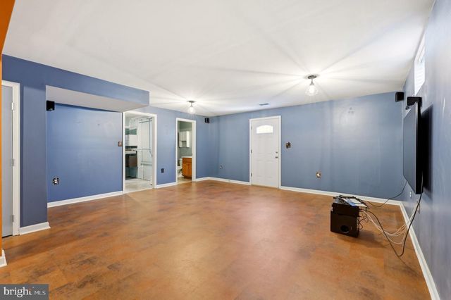 486 CALVERT CIR, Bunker Hill, WV 25413