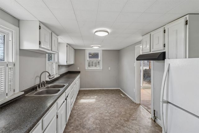 416 E 12th Street S, Newton, IA 50208