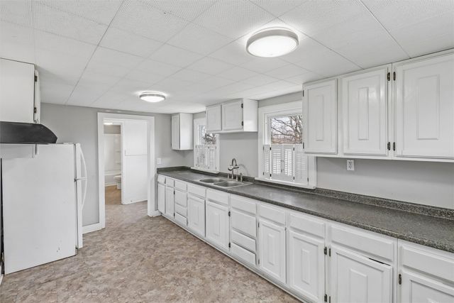 416 E 12th Street S, Newton, IA 50208