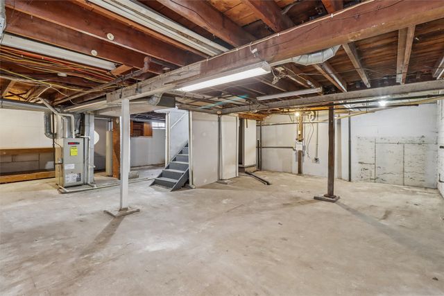 416 E 12th Street S, Newton, IA 50208