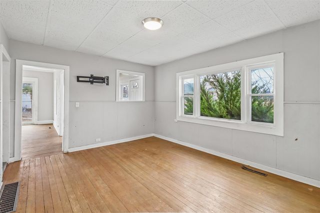 416 E 12th Street S, Newton, IA 50208