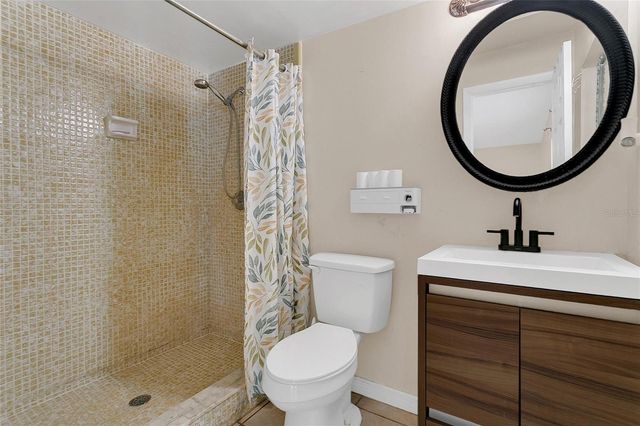 561 E ORANGE STREET, Altamonte Springs, FL 32701