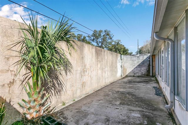 561 E ORANGE STREET, Altamonte Springs, FL 32701