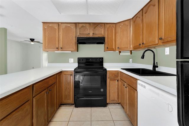 561 E ORANGE STREET, Altamonte Springs, FL 32701