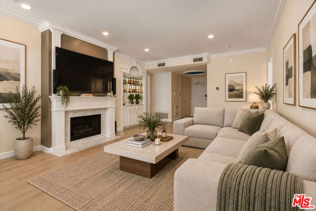 14923 Moorpark Street 101, Sherman Oaks, CA 91403