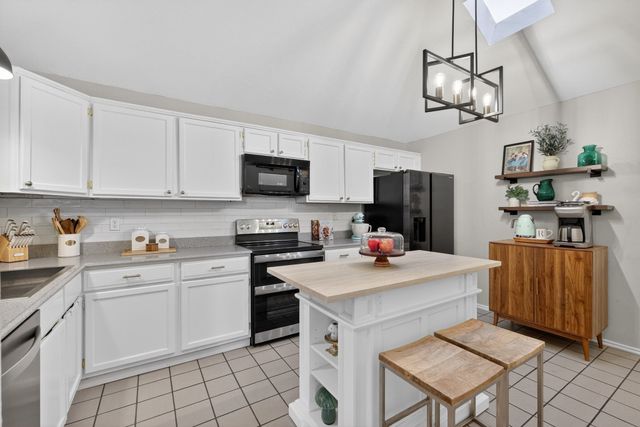 2941 Hunters Point Lane, Carrollton, TX 75007