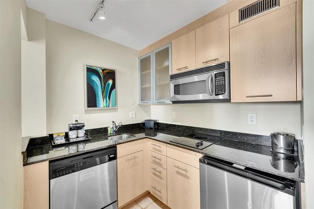 2670 E SUNRISE Boulevard 322, Fort Lauderdale, FL 33304