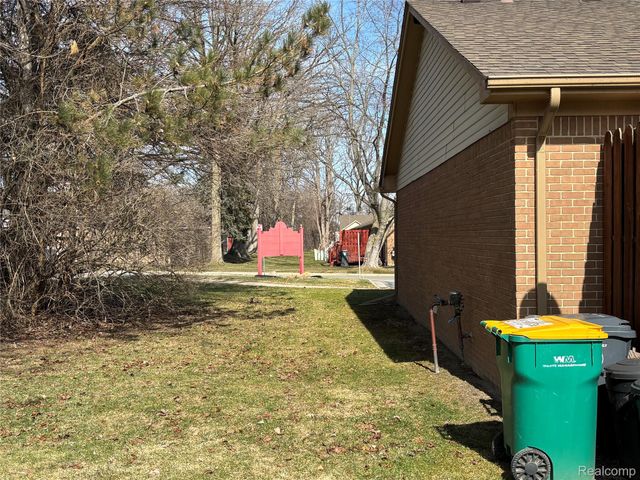 334 Fairgrove Street, Romeo Village, MI 48065