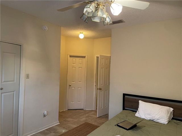 915 W 23rd ST 102, Austin, TX 78705