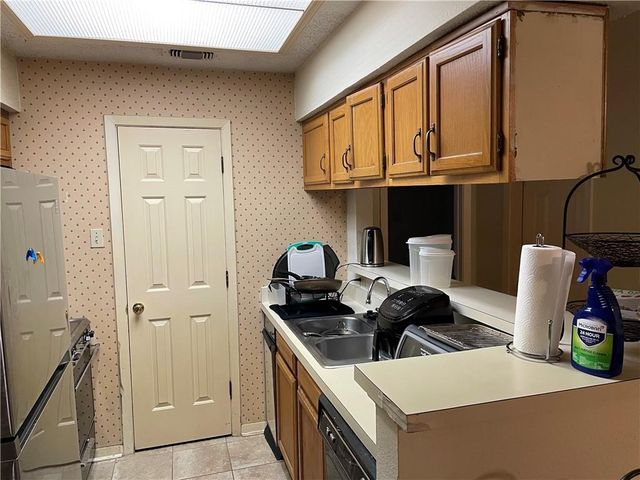 915 W 23rd ST 102, Austin, TX 78705