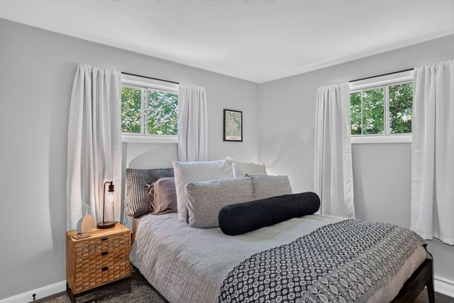 20 Ledgewood Dr, Burlington, MA 01803