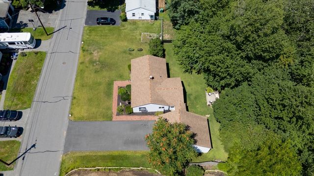 20 Ledgewood Dr, Burlington, MA 01803