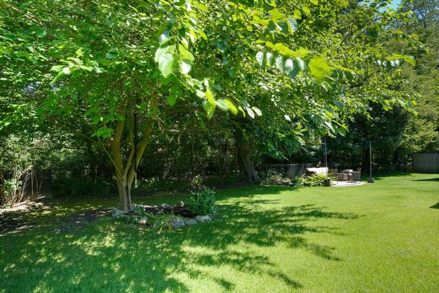 20 Ledgewood Dr, Burlington, MA 01803
