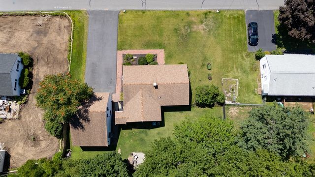 20 Ledgewood Dr, Burlington, MA 01803