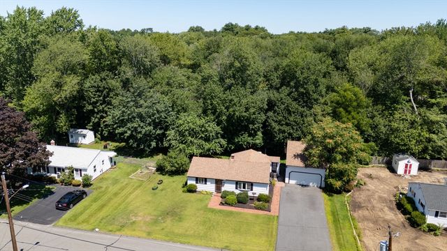 20 Ledgewood Dr, Burlington, MA 01803