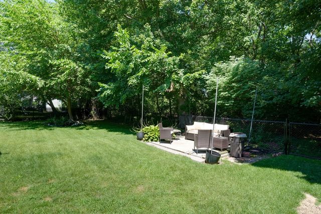 20 Ledgewood Dr, Burlington, MA 01803