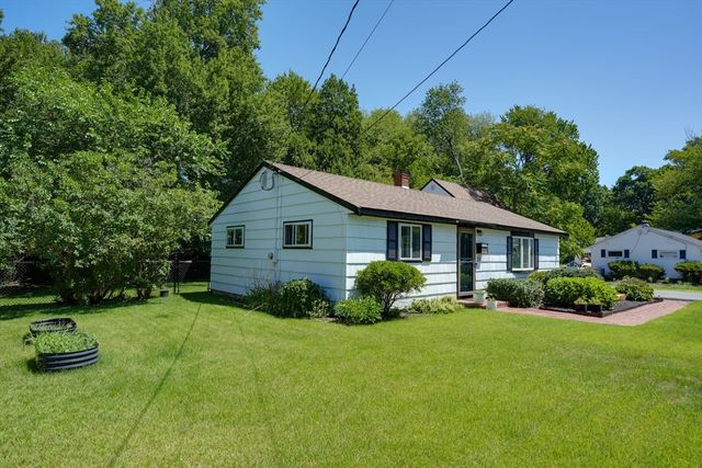 20 Ledgewood Dr, Burlington, MA 01803
