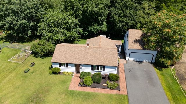 20 Ledgewood Dr, Burlington, MA 01803