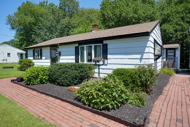 20 Ledgewood Dr, Burlington, MA 01803