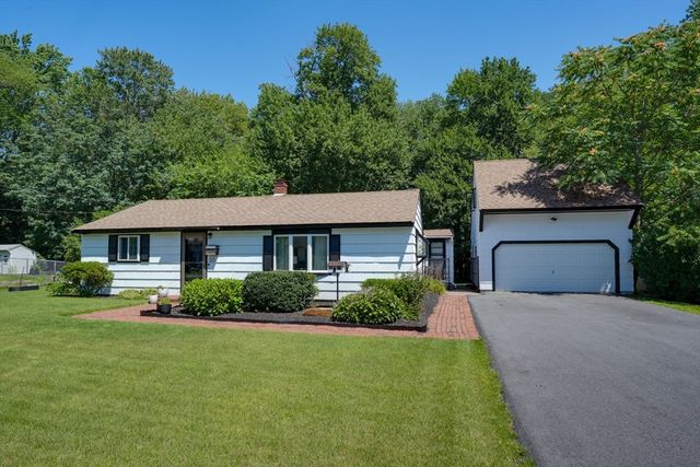 20 Ledgewood Dr, Burlington, MA 01803