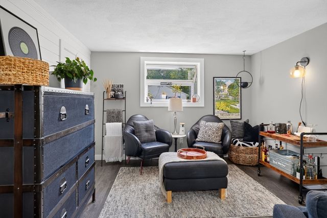 20 Ledgewood Dr, Burlington, MA 01803