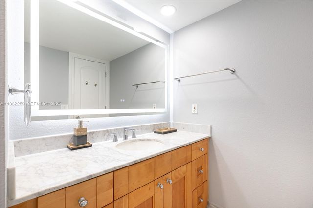 2401 S Ocean Dr 1204, Hollywood, FL 33019