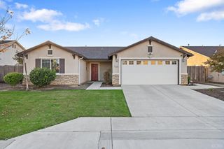 1830 S Kerckhoff Way, Hanford, CA 93230