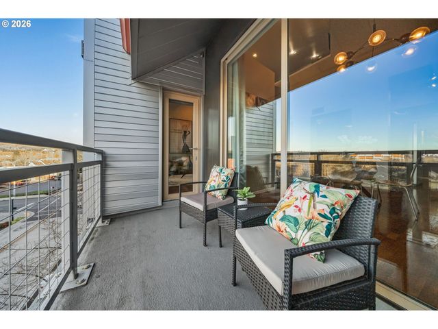 12600 Sw CRESCENT St 408, Beaverton, OR 97005