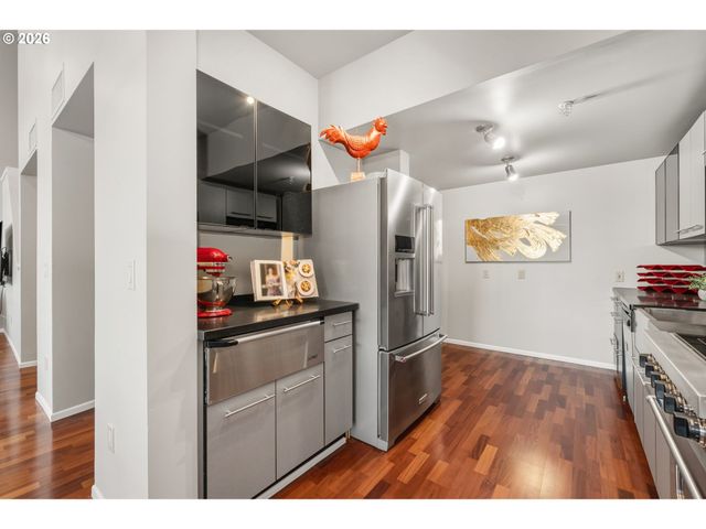 12600 Sw CRESCENT St 408, Beaverton, OR 97005