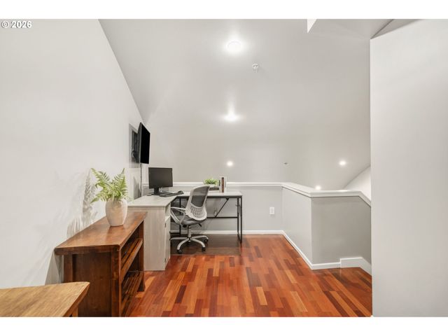 12600 Sw CRESCENT St 408, Beaverton, OR 97005