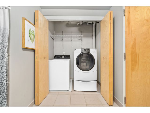 12600 Sw CRESCENT St 408, Beaverton, OR 97005