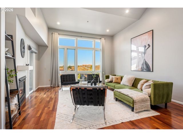 12600 Sw CRESCENT St 408, Beaverton, OR 97005